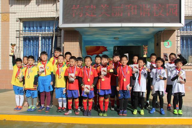 陈盈骏18+12首钢险胜广东 福建不敌天津